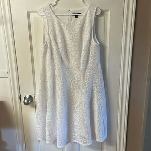 Lane Bryant White Knee Length Sleeveless Dress NWT women’s size 14-16